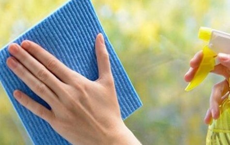 Làm sạch kính ố vàng với 3 mẹo nhỏ cực hay 